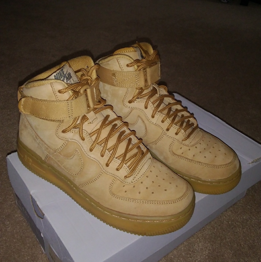 Airforce 1 High flax/wheat (womens 6-6.5)